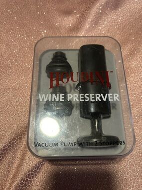 Black Wine Preserver Vacuum Pump with 2 Stoppers